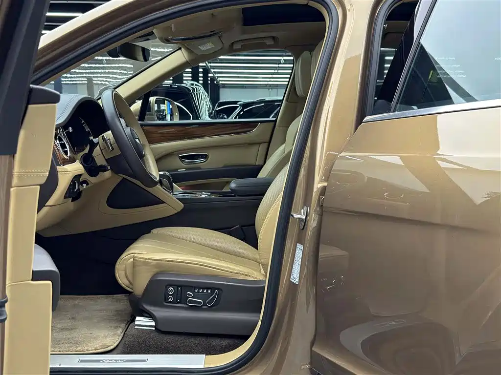 Bentayga PHEV 3.0 T PHEV