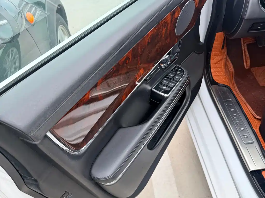 Jaguar XJ XJL 3.0 Panoramic Business