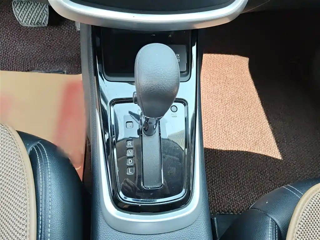 Tiida 1.6 L CVT Cool Motion
