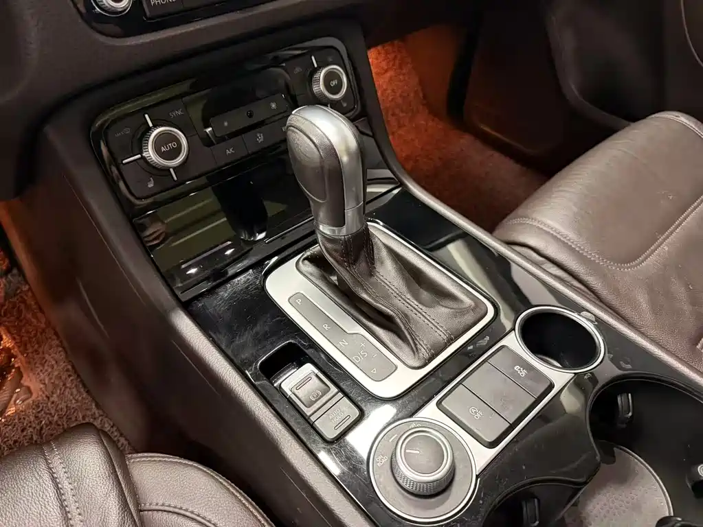 Touareg 3.0 TSI Standard Config