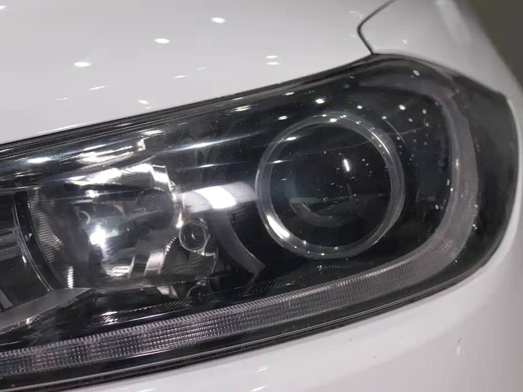 Elantra 1.6 L Auto Smart Dazzle · Elite