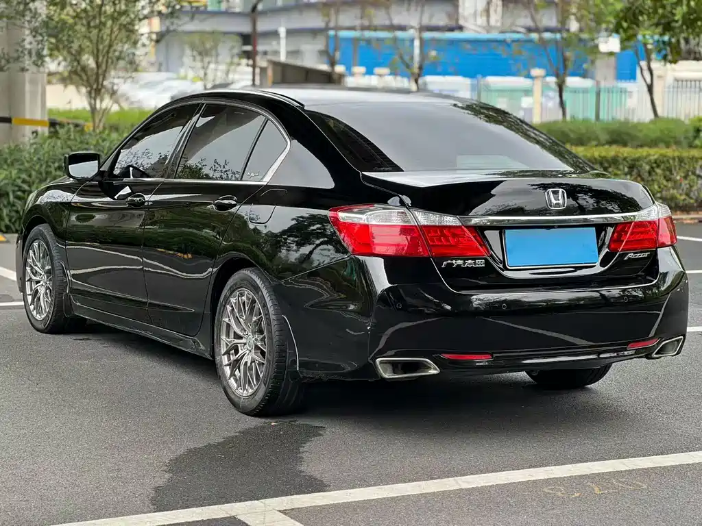 Accord 2.4 L EX Luxury