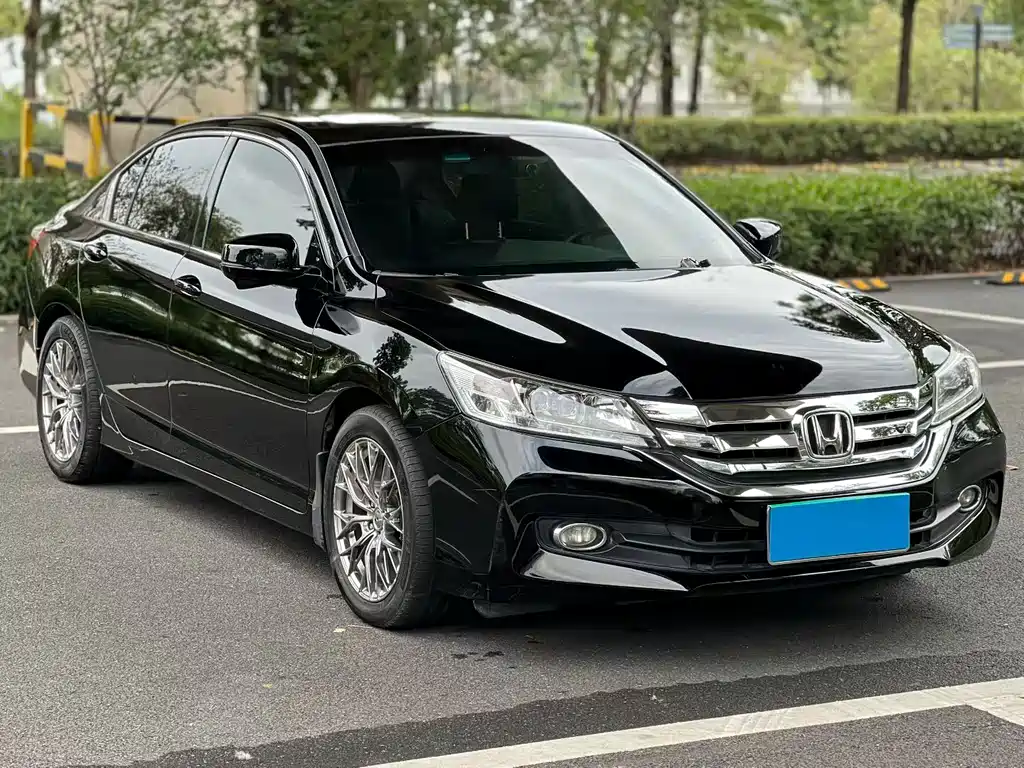 Accord 2.4 L EX Luxury