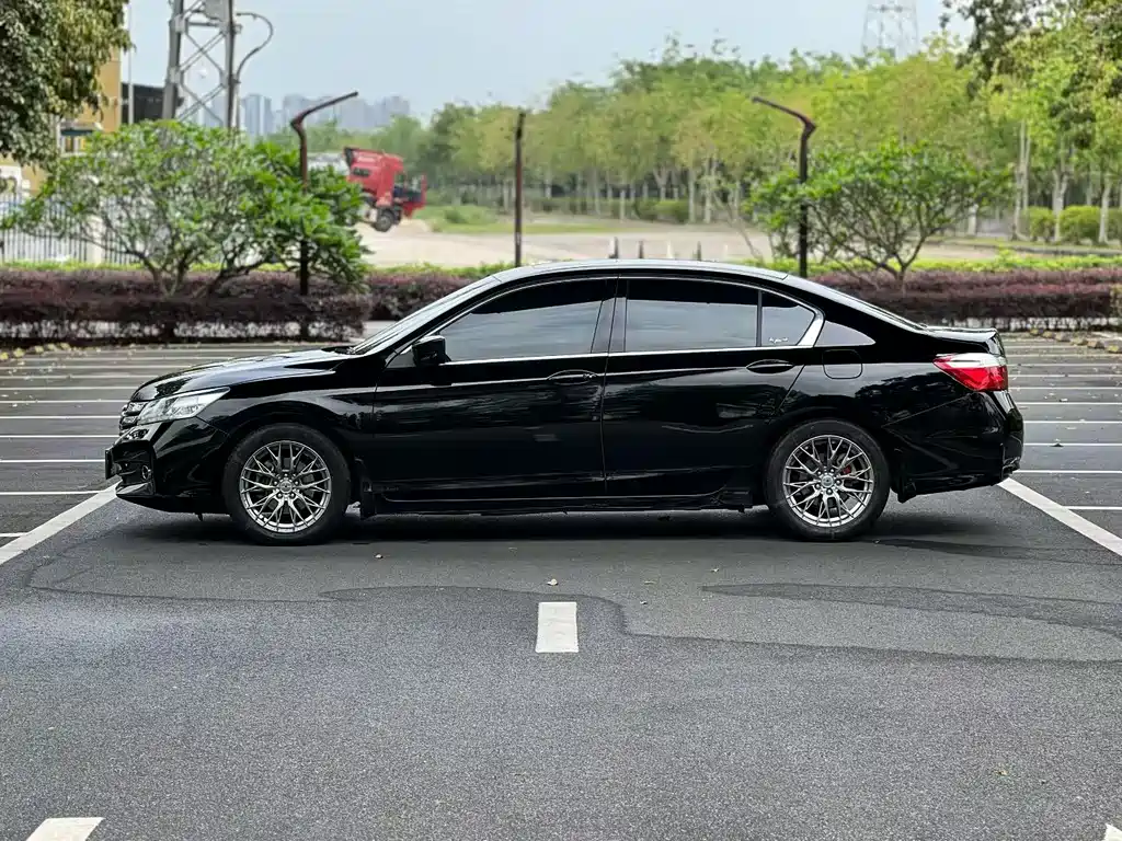 Accord 2.4 L EX Luxury