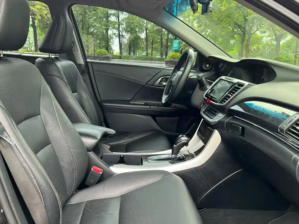 Accord 2.4 L EX Luxury