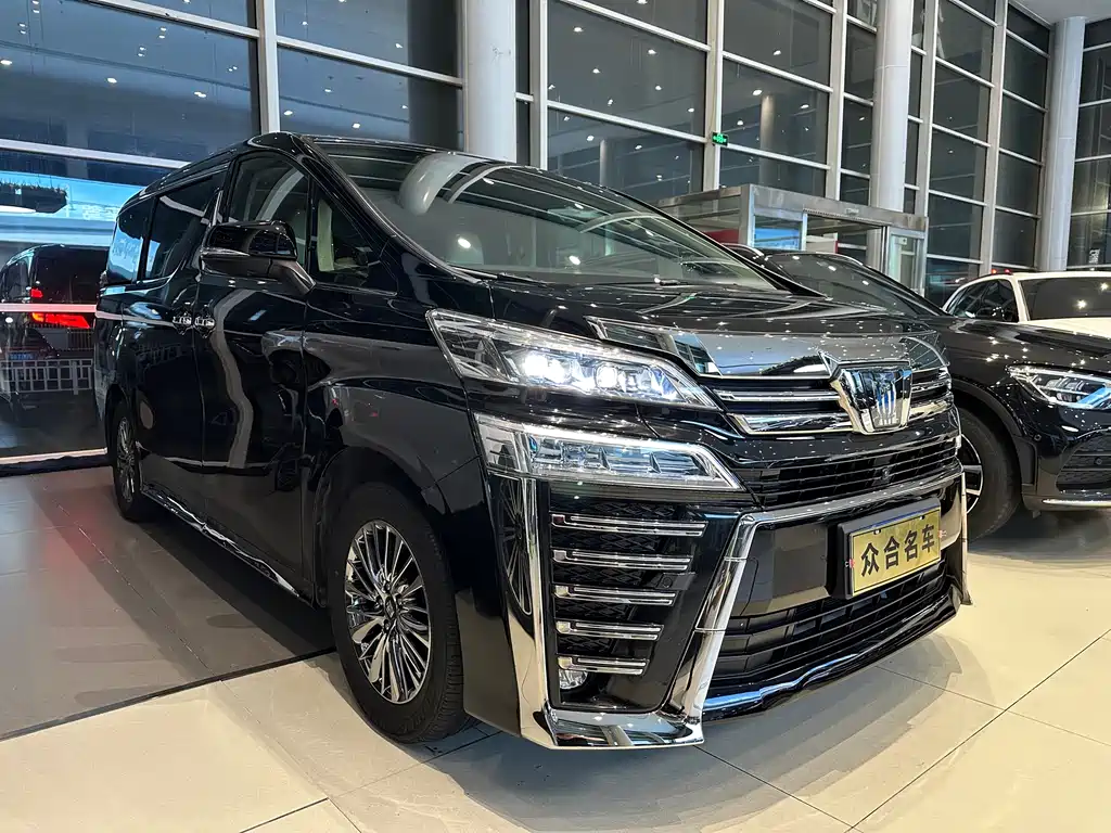 Vellfire Crown Dual Engine 2.5 L HV Supreme