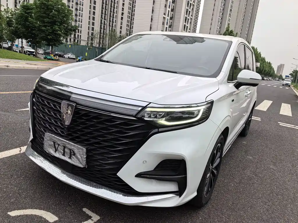 Roewe iMAX8 400 TGI Supreme Series Honored