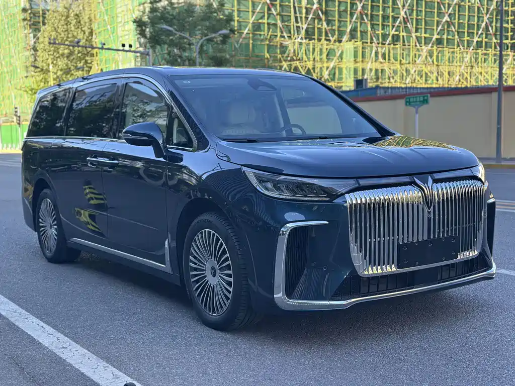 Voyah Dreamer PHEV 4 WD Flagship Kunpeng