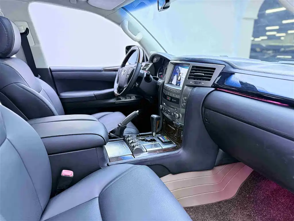 Lexus LX 570
