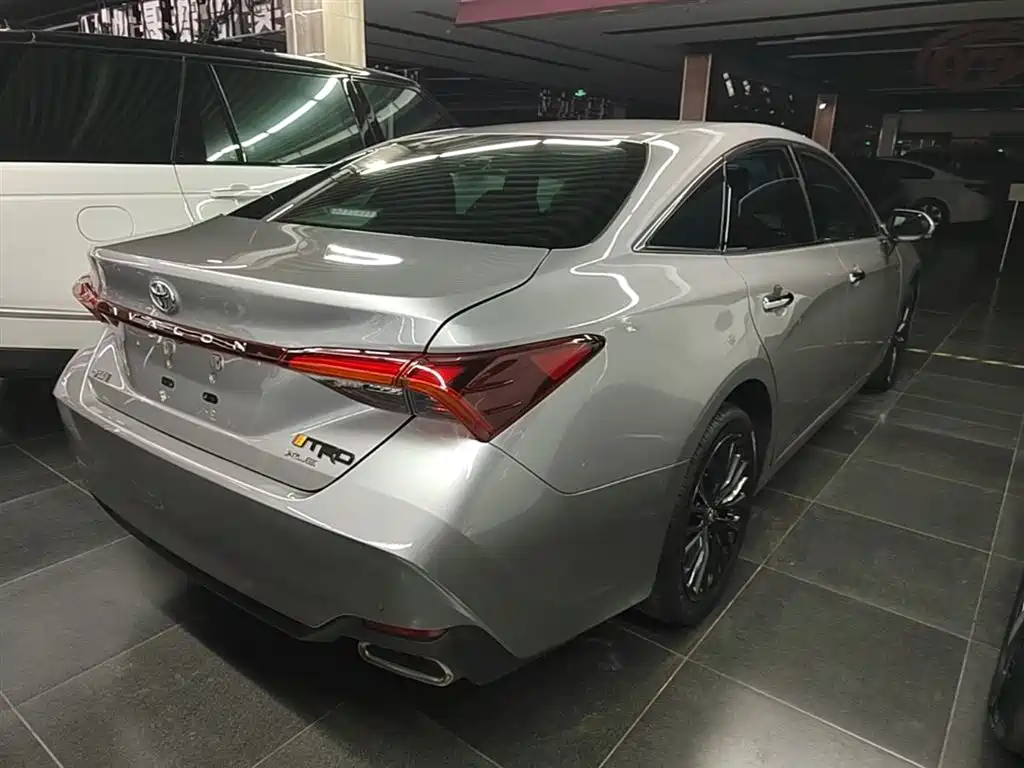 Avalon 2.0 L XLE Premium CN-VI
