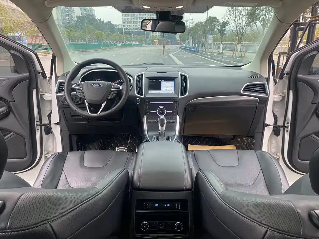 Edge EcoBoost 245 2 WD Grand Sharp 7-seat CN-V