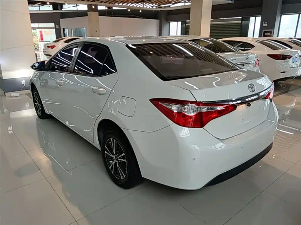 Levin 1.6 G CVT Elite