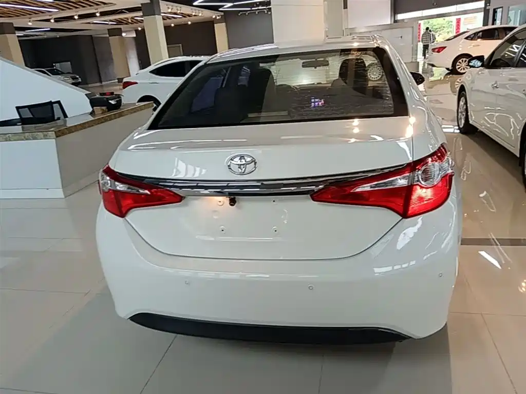 Levin 1.6 G CVT Elite