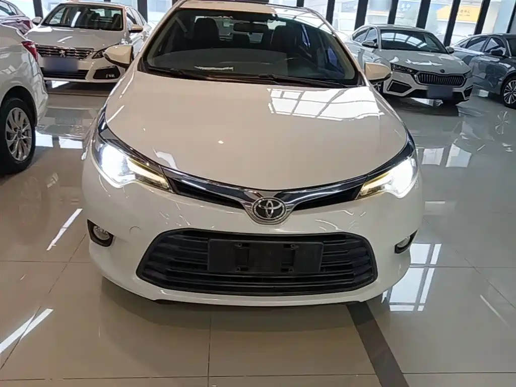 Levin 1.6 G CVT Elite