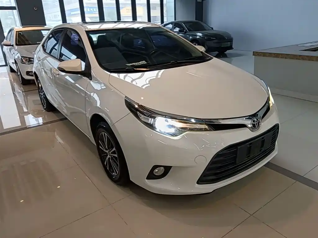 Levin 1.6 G CVT Elite