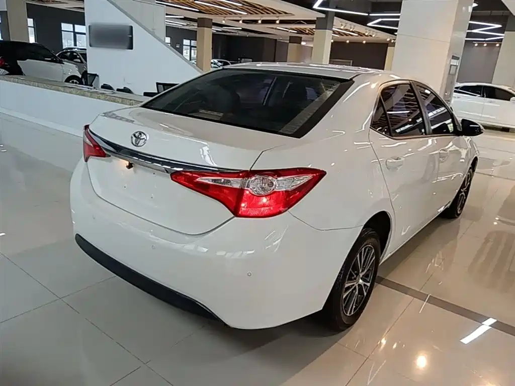 Levin 1.6 G CVT Elite