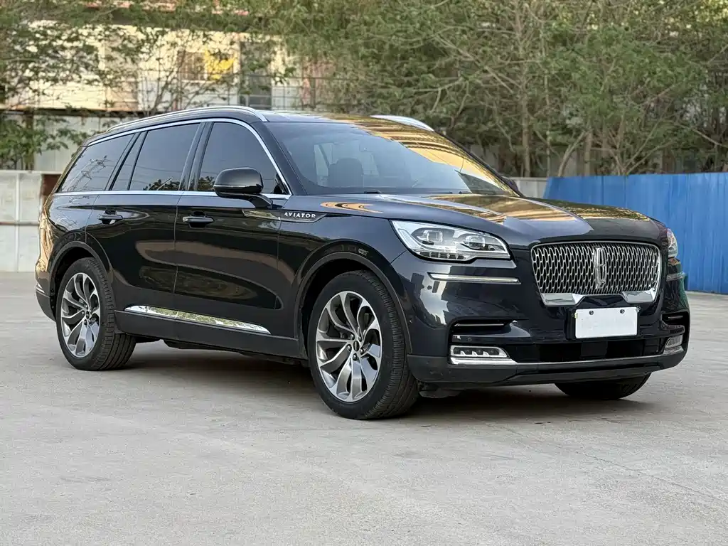 Aviator 3.0 T V6 4 WD Executive