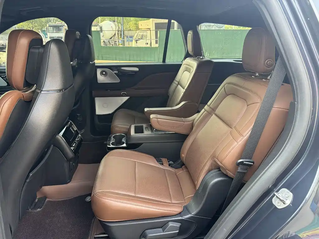 Aviator 3.0 T V6 4 WD Executive