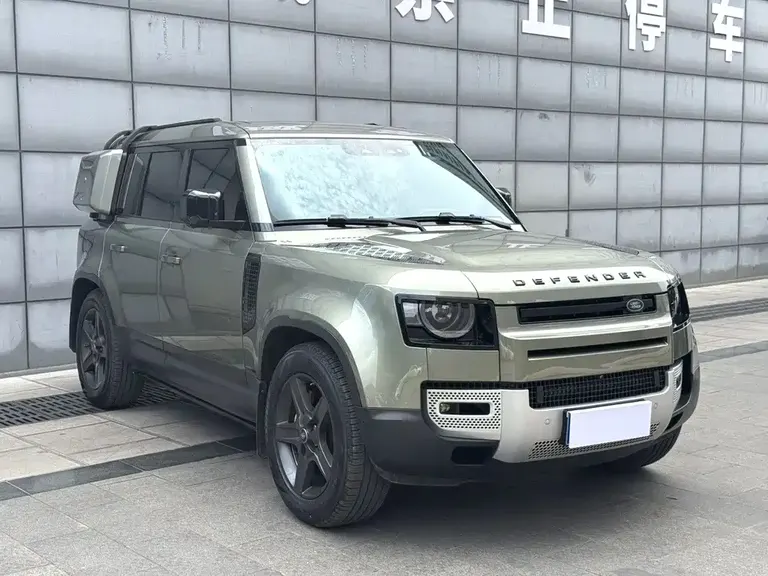 Land Rover Defender 110 P400 SE