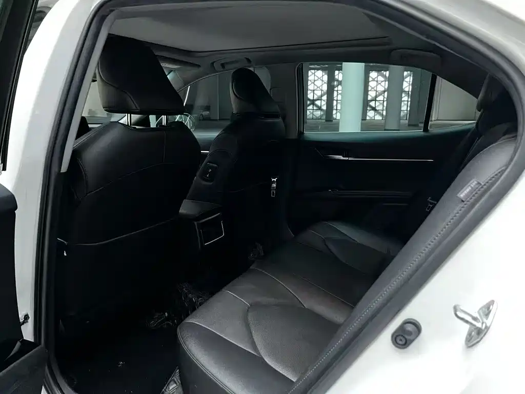 Camry 2.5 G Luxury
