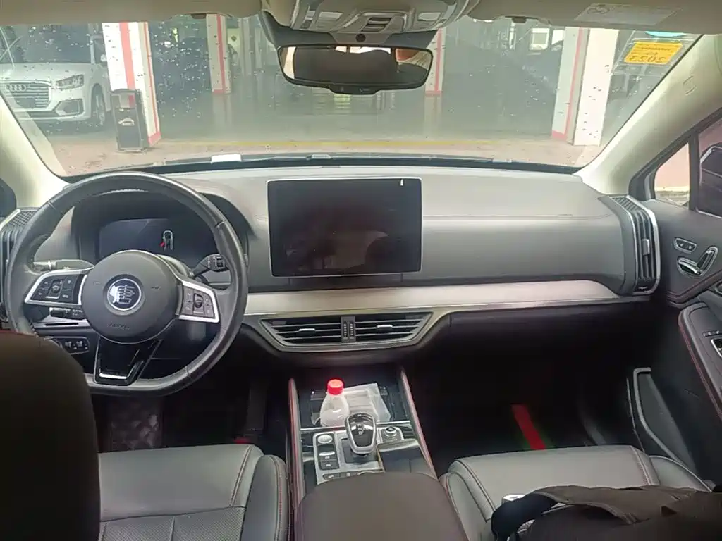 Tang NEV DM 2.0 T Full-time 4 WD Connected Creative Enjoyment 7-seat CN-V