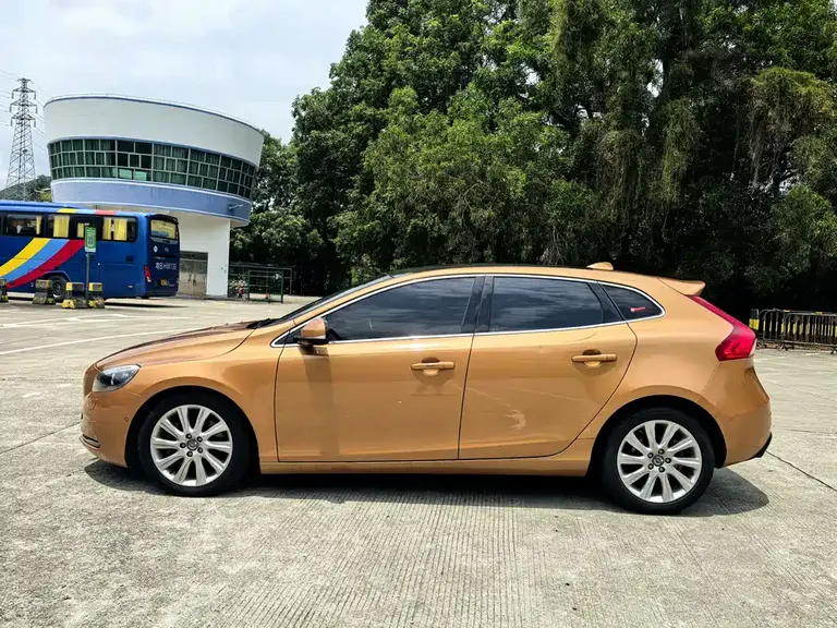 Volvo V40 2.0 T Smart Grace