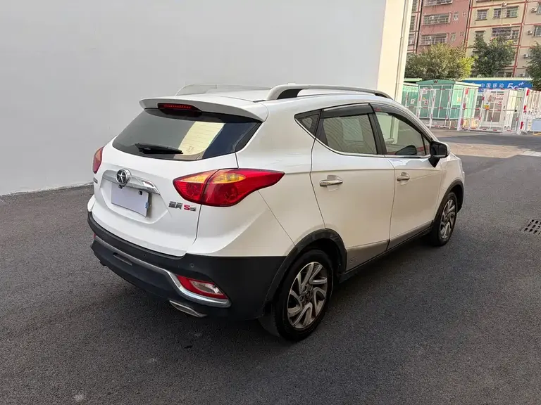 JAC Refine S3 1.5 L CVT Luxury Intelligent Premium