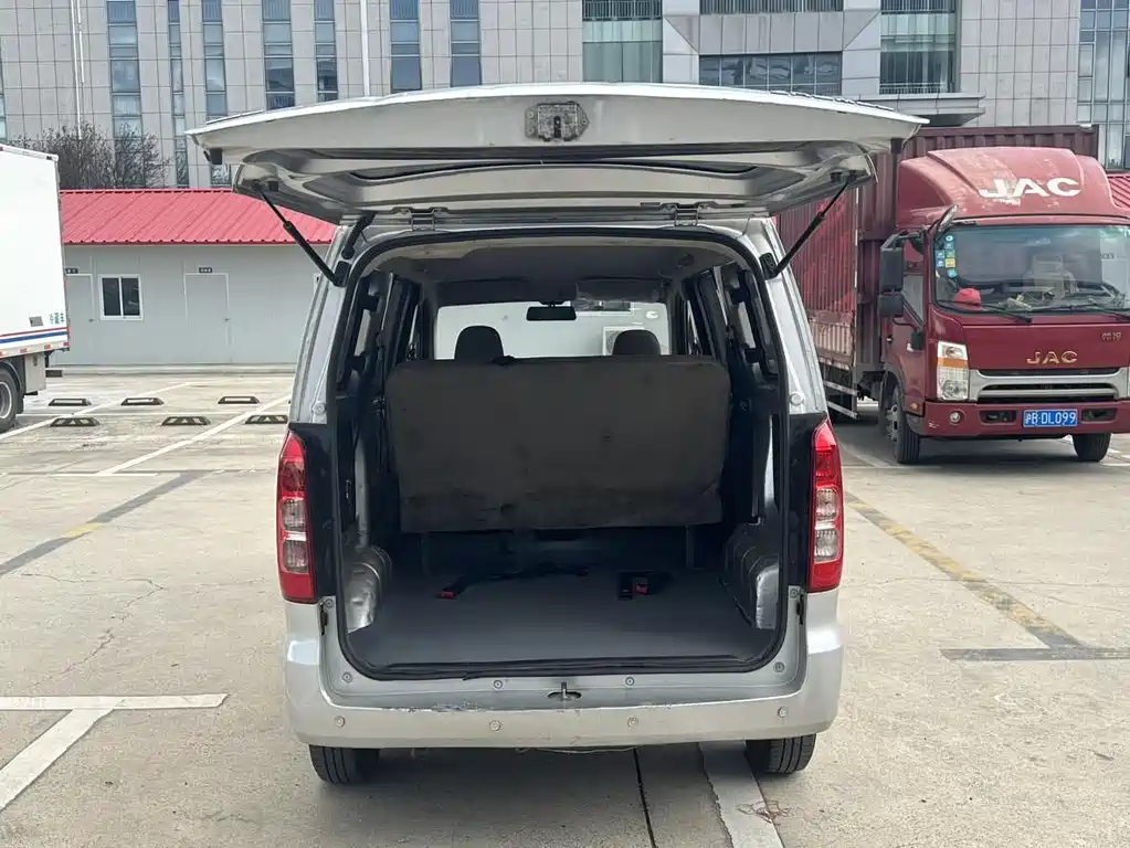 Wuling Hongguang V 五菱宏光V 2021款 1.5 L改款劲享版LAR