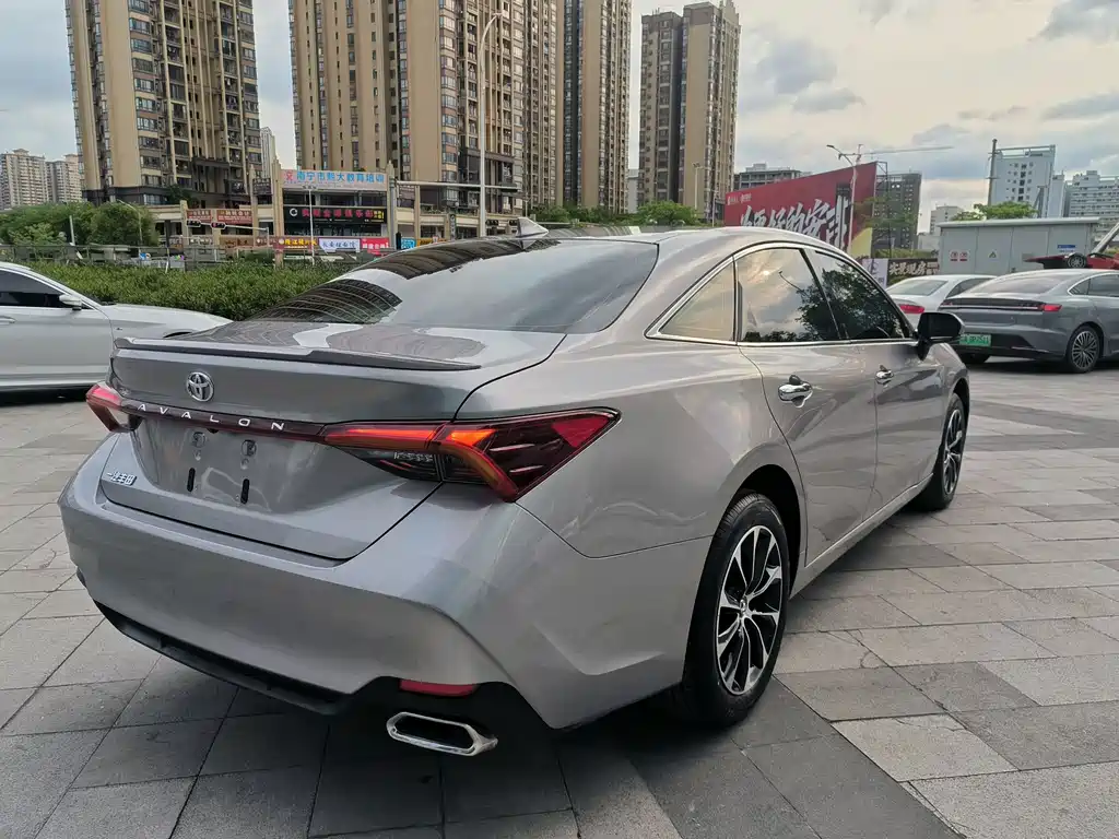 Avalon 2.5 L Luxury