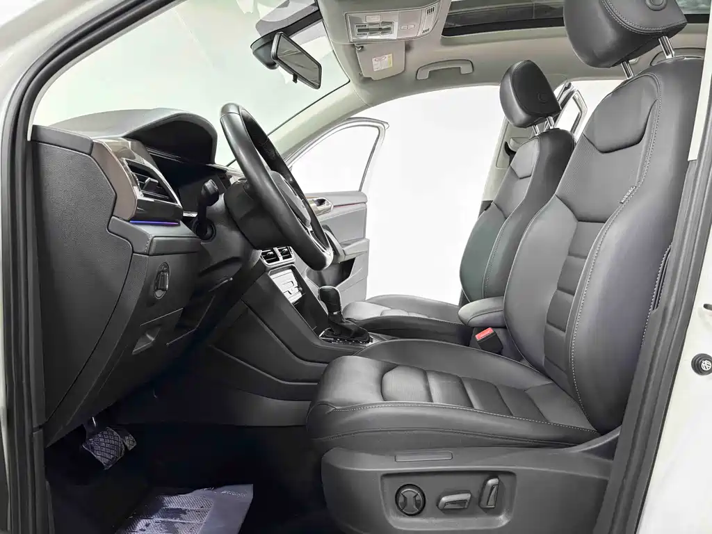 Tharu 280 TSI 2 WD Luxury