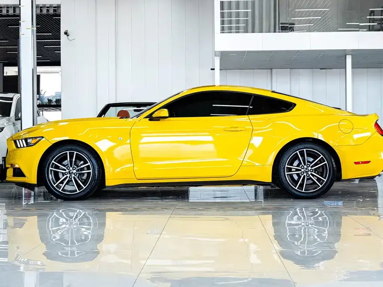 Ford Mustang 2.3 T Performance
