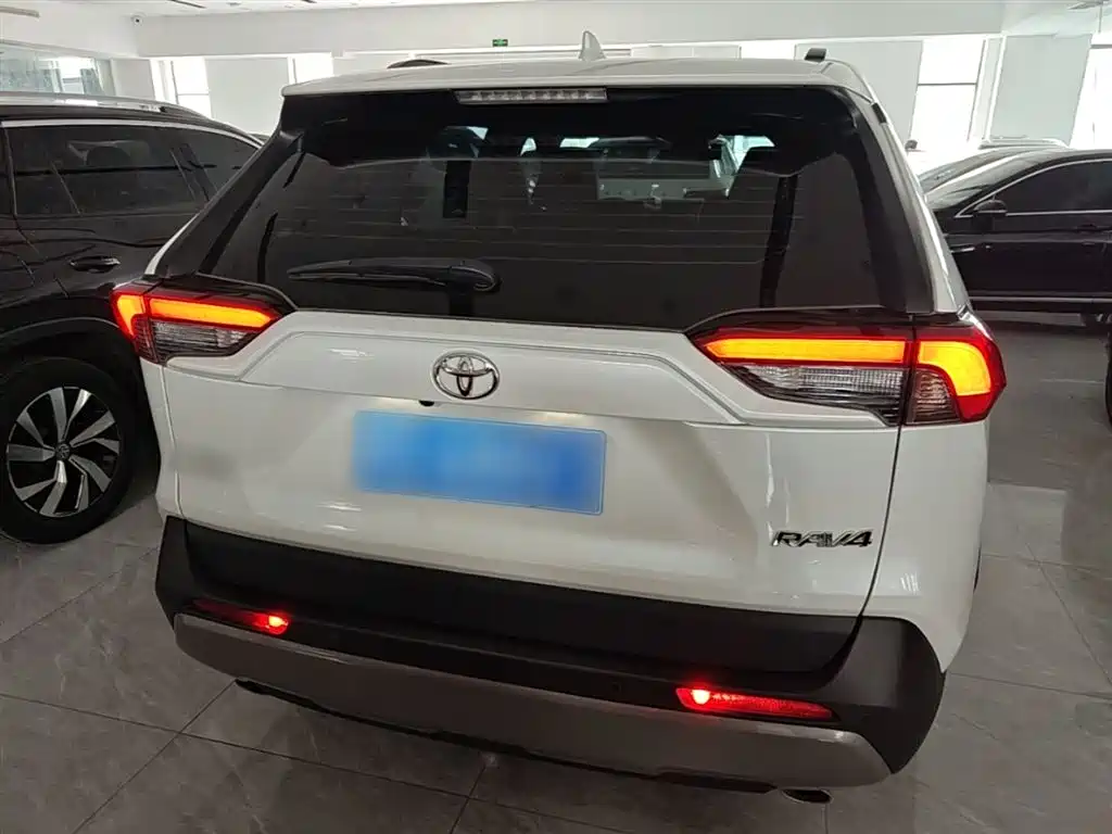 RAV4 2.0 L CVT 2 WD Style Plus