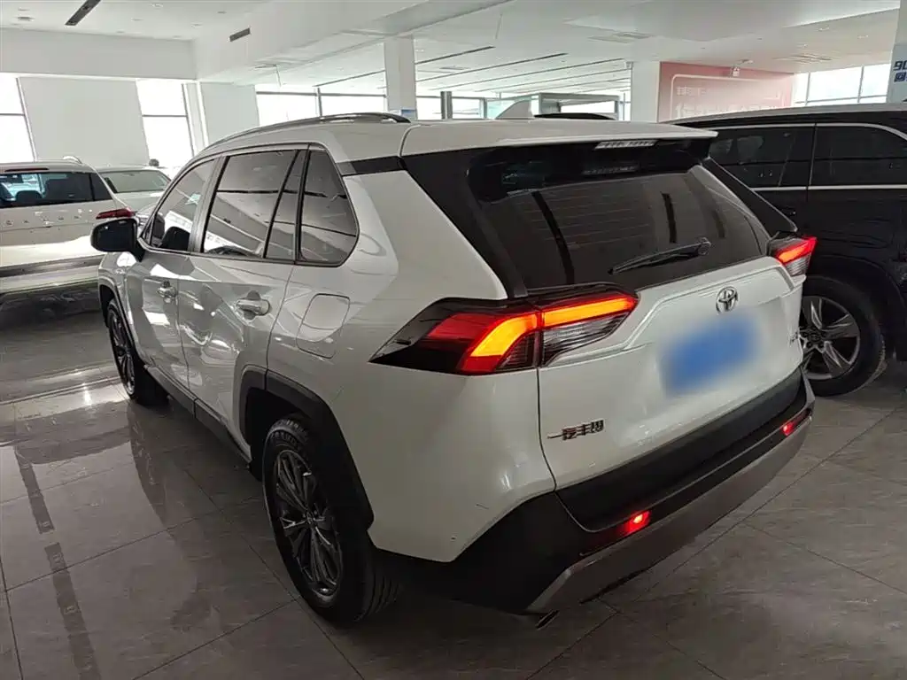 RAV4 2.0 L CVT 2 WD Style Plus