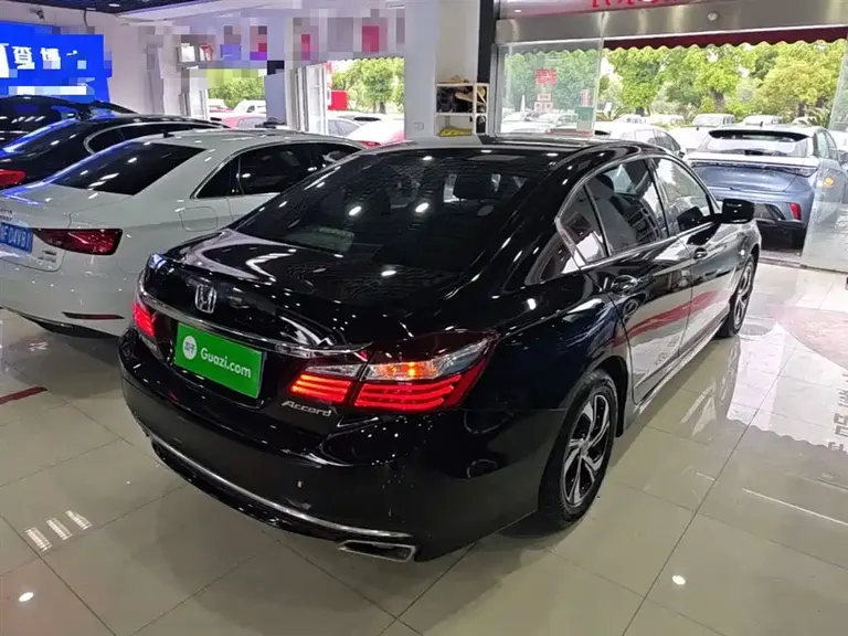 Honda Accord 2.0 L Comfort