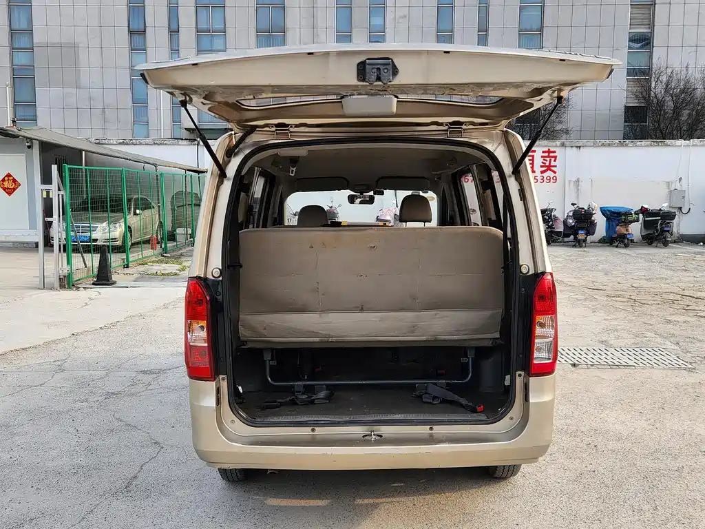 Wuling Rongguang V 五菱荣光V 2018款 1.5 L标准型