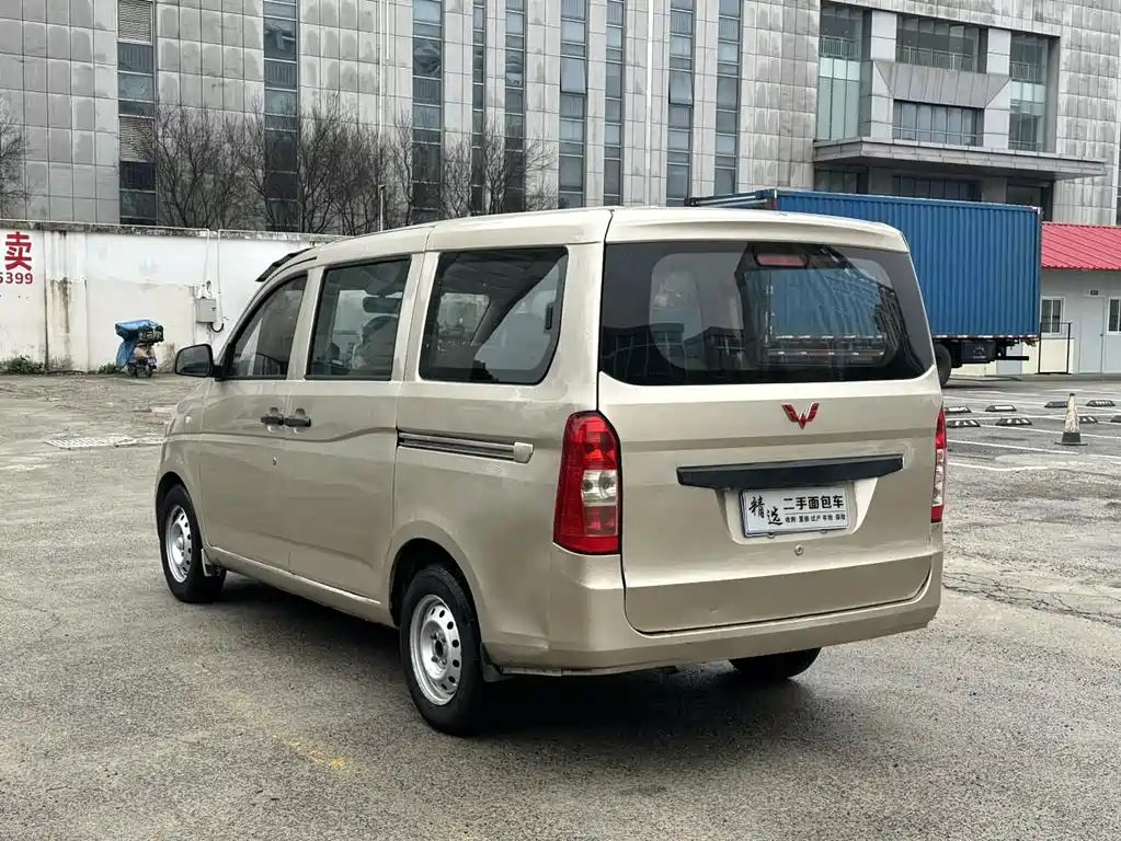Wuling Rongguang V 五菱荣光V 2018款 1.5 L标准型