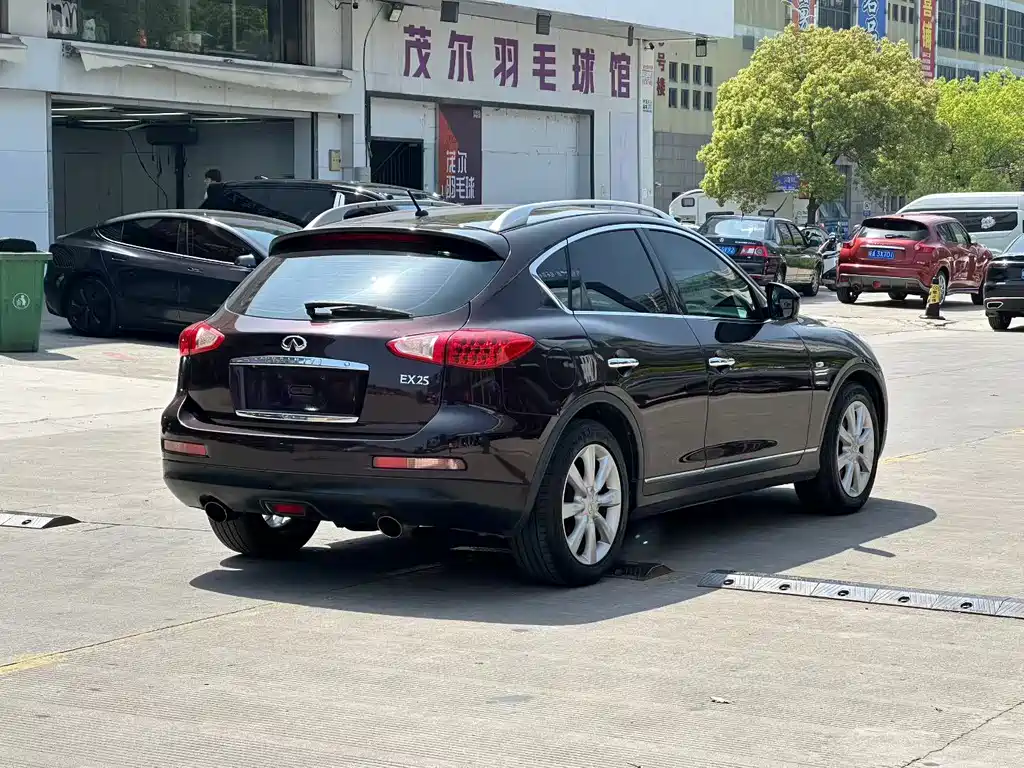 Infiniti EX EX25 Graceful