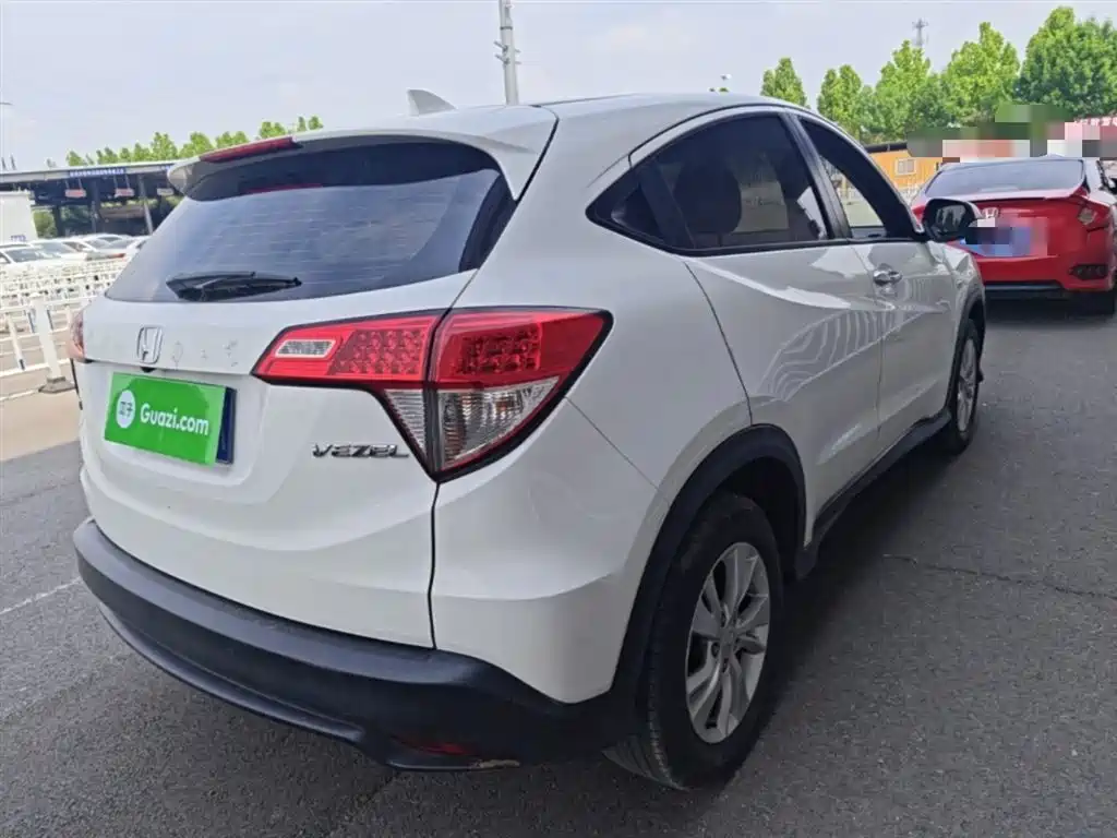 Vezel 1.5 L CVT Pioneer CN-VI