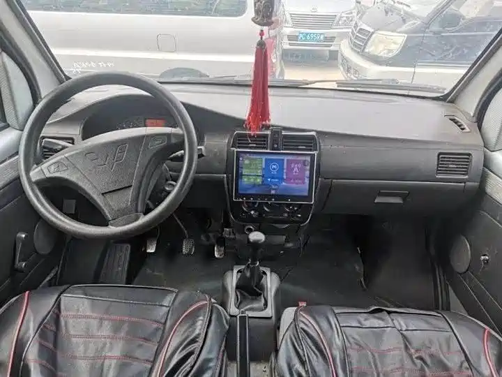 Wuling Rongguang 五菱荣光 2012款 1.5 L加长标准型