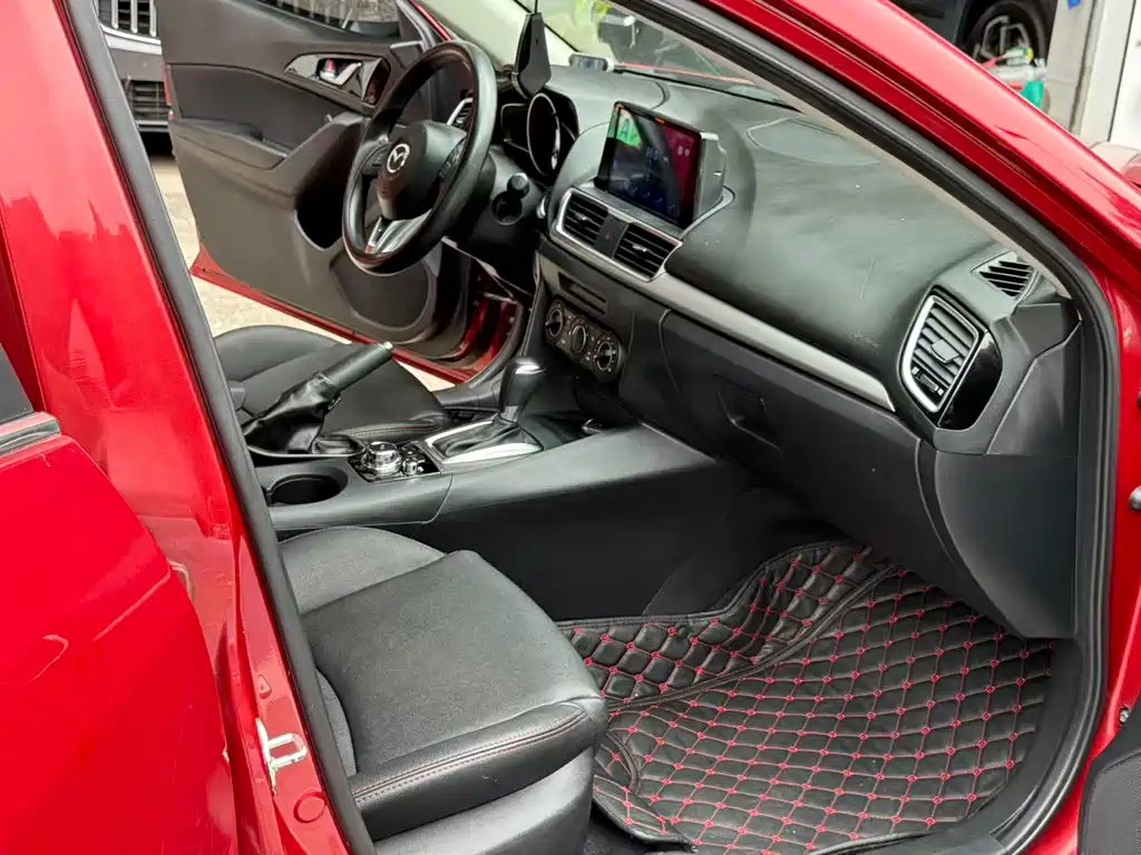 Mazda 3 Axela Sedan 1.5 L Auto Comfort