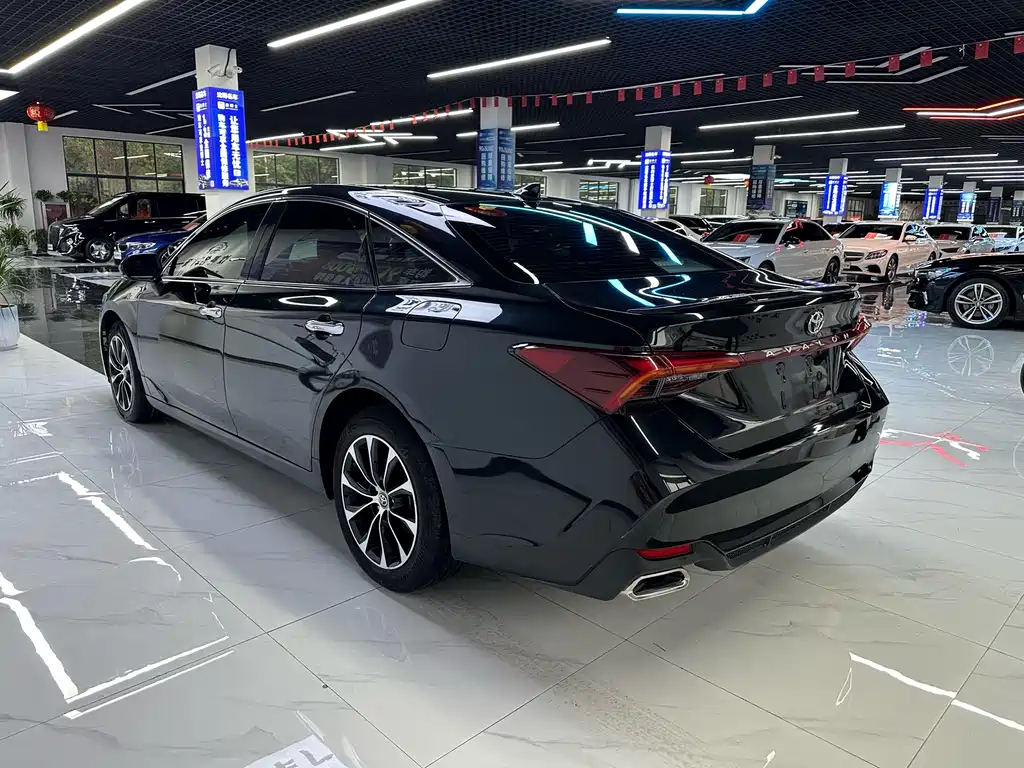 Avalon 2.5 L Luxury