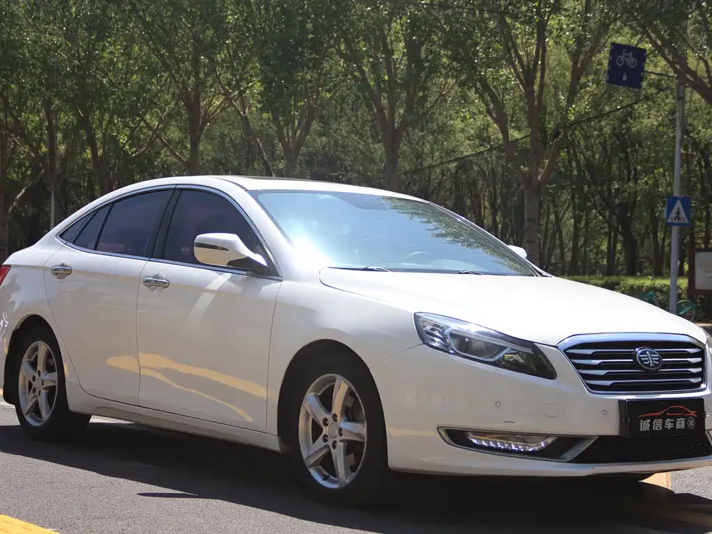 Besturn B70 奔腾B70 2016款 2.0 L 手动十周年纪念版