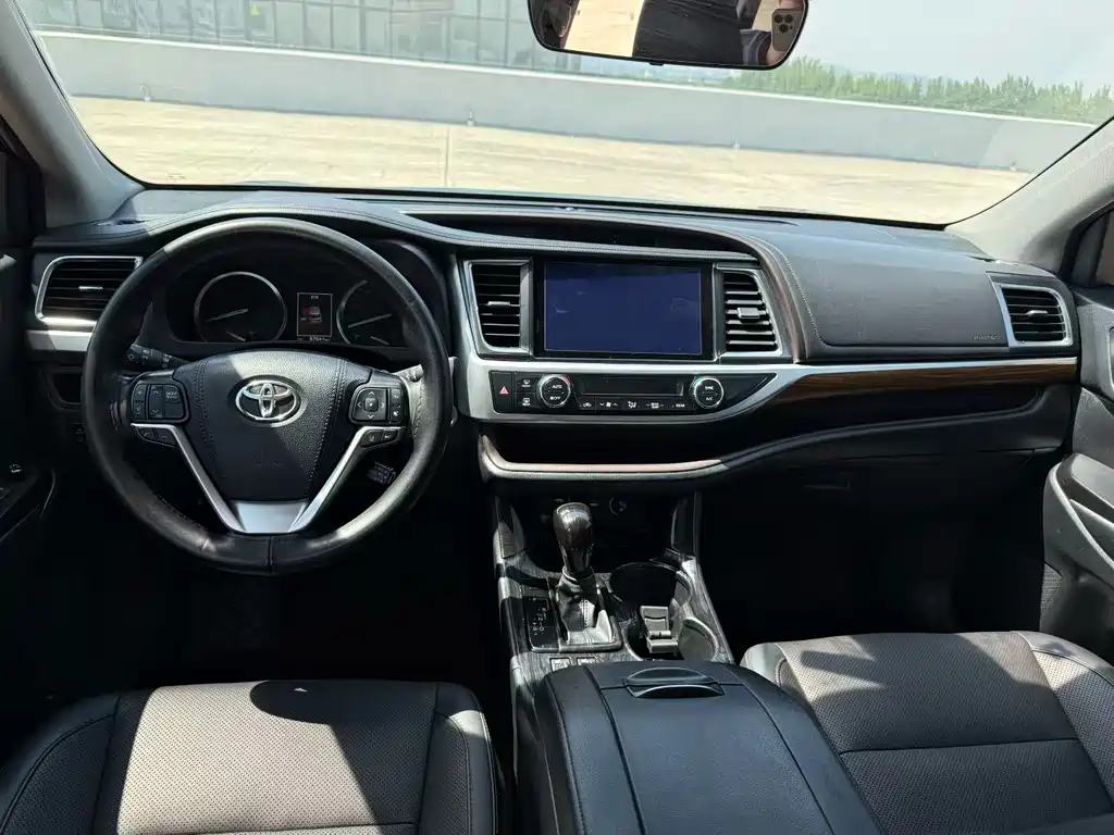 Highlander 2.0 T 4 WD Luxury 7-seat