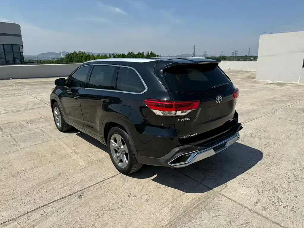Highlander 2.0 T 4 WD Luxury 7-seat
