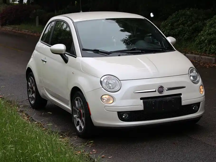 Fiat 500 1.4 L Dazzle Red