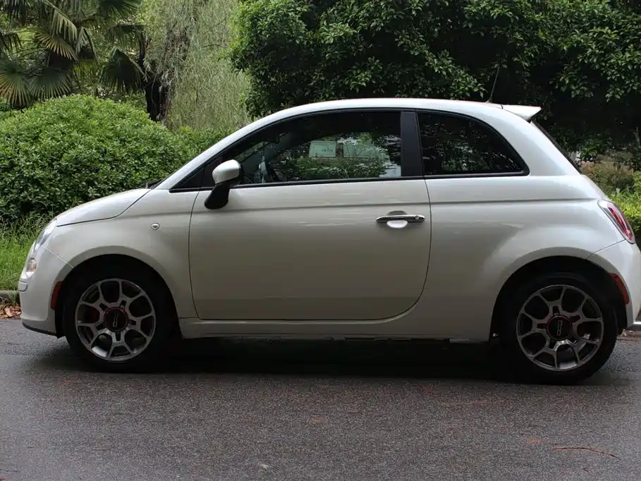 Fiat 500 1.4 L Dazzle Red