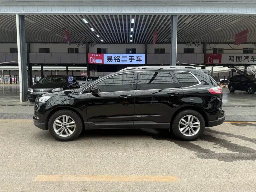 Edge EcoBoost 245 2 WD Elite Sharp 5-seat
