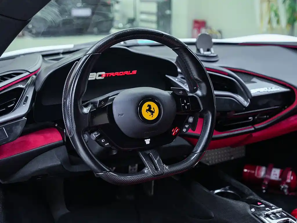 SF90 3.9 T V8 Stradale