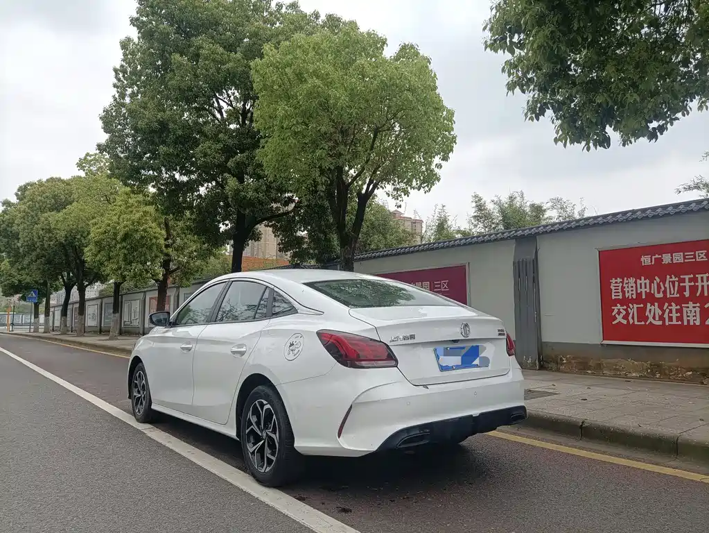 MG5 180 DVVT CVT Style