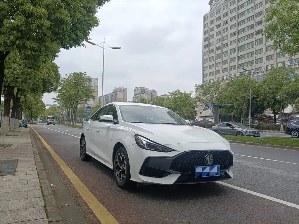 MG5 180 DVVT CVT Style